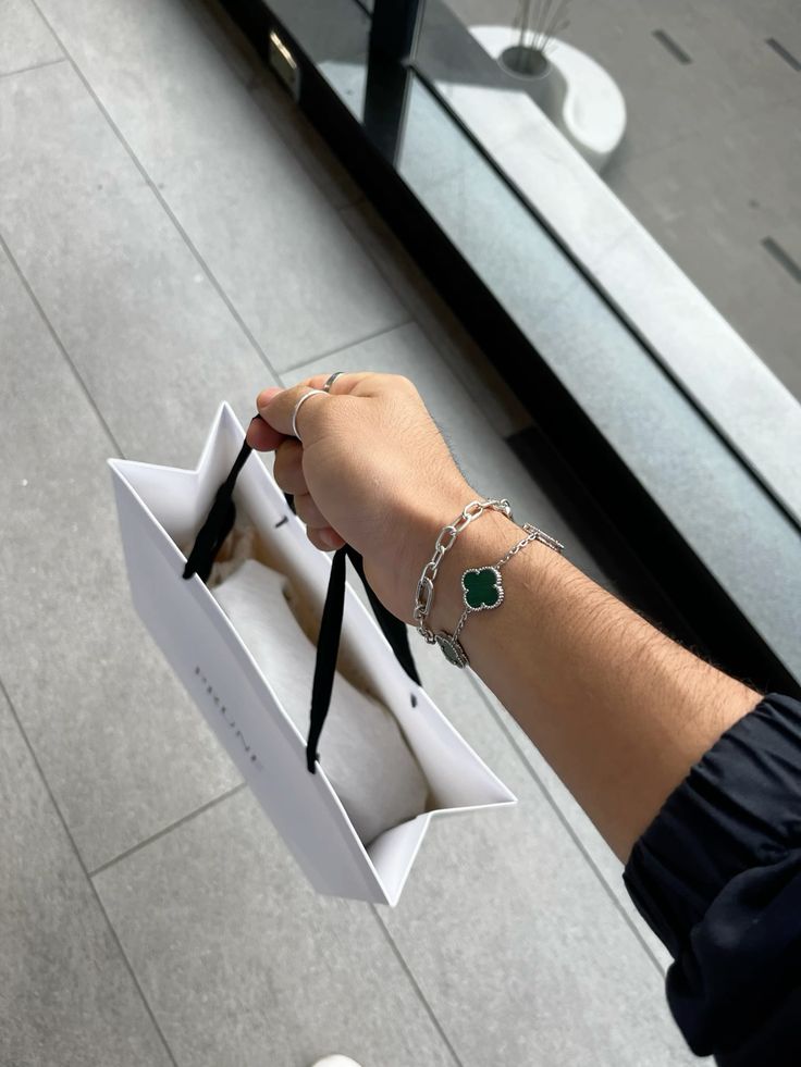 Pulsera Trebol Van Cleef Cajarega